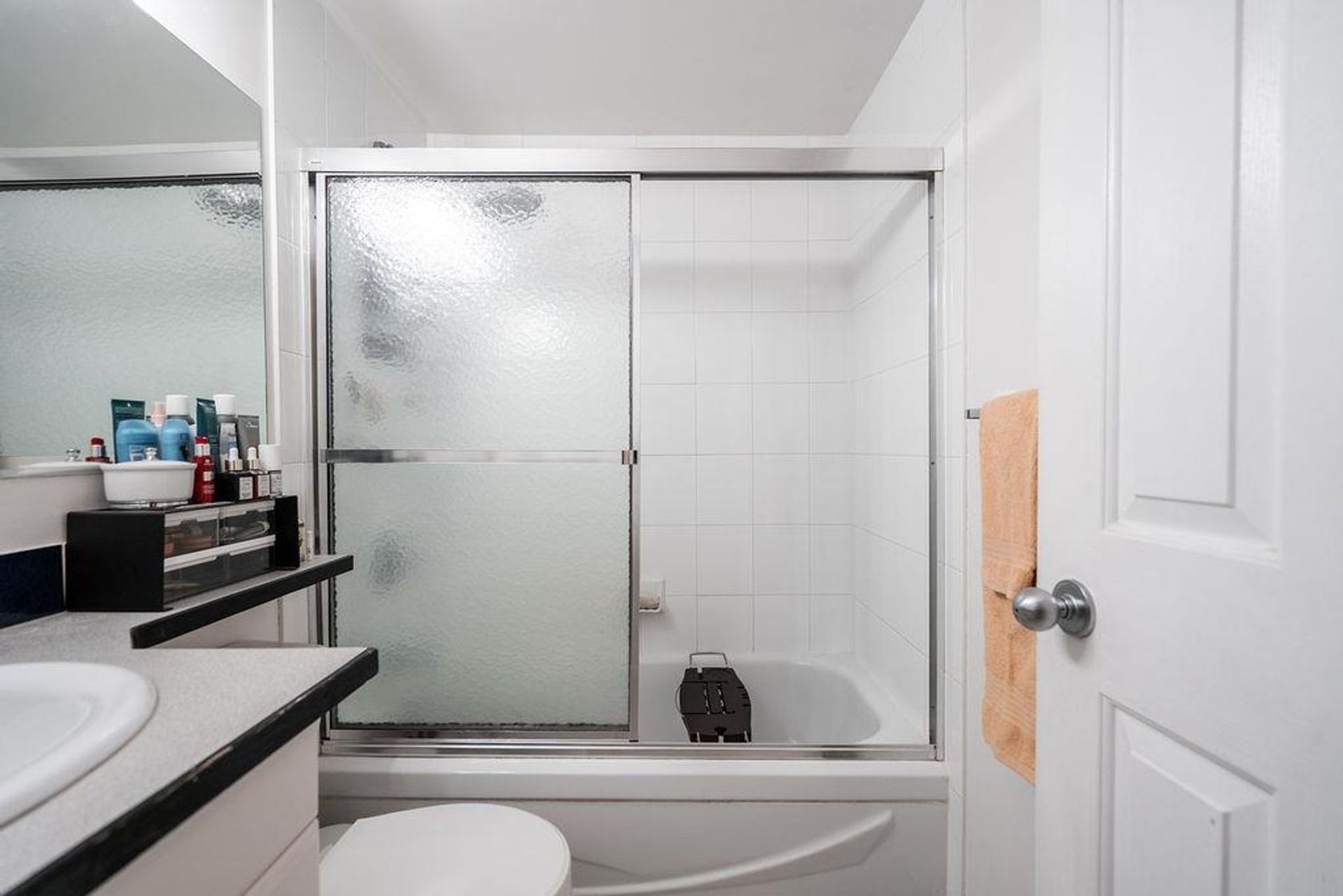 213 - 1440 E Broadway, Grandview Woodland, Vancouver East - 1440-e-broadway-grandview-woodland-vancouver-east-19 213 - 1440 E Broadway, Grandview Woodland, Vancouver East - 1440-e-broadway-grandview-woodland-vancouver-east-19