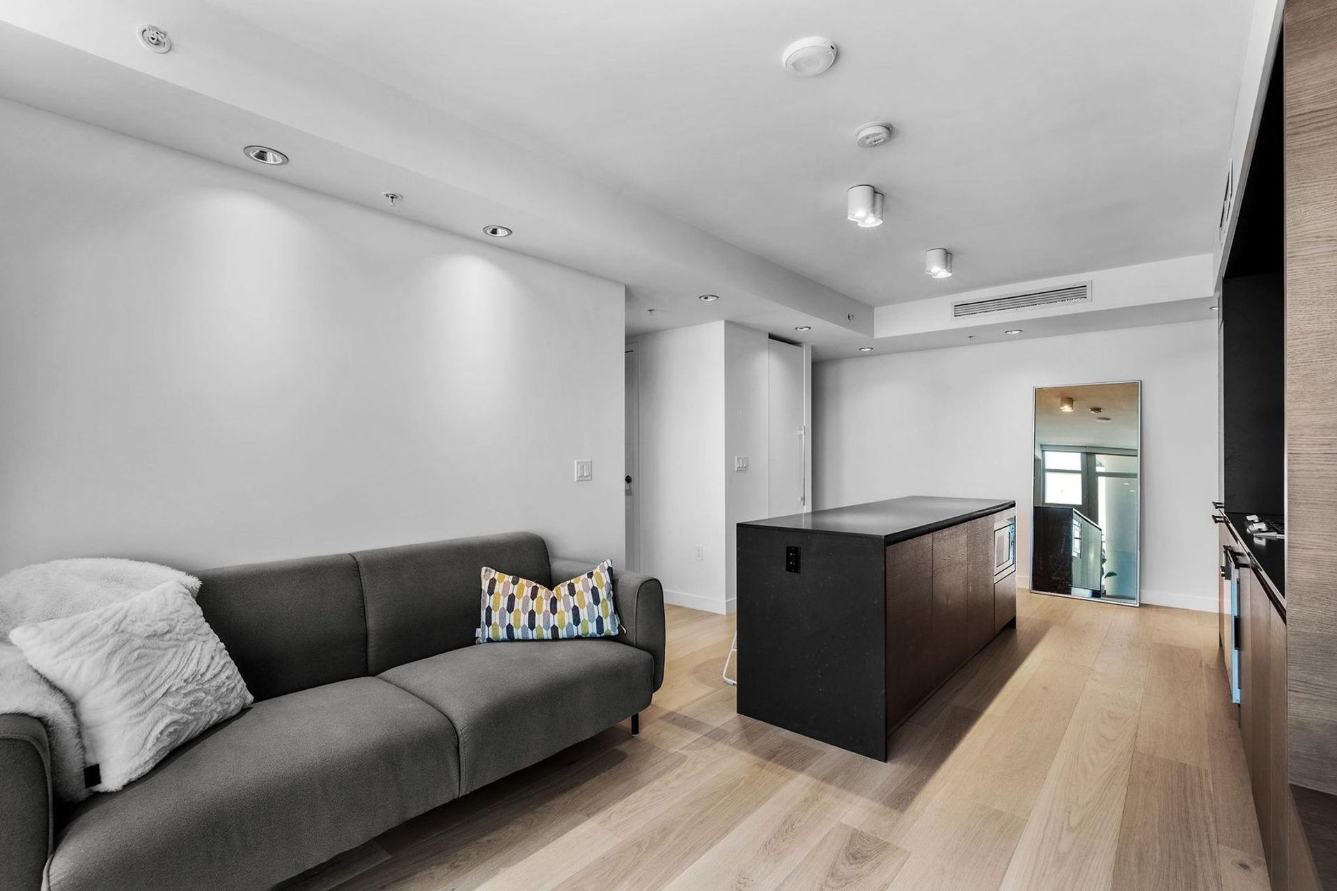 3501 - 1289 Hornby Street, Downtown VW, Vancouver West - 1289-hornby-street-downtown-vw-vancouver-west-10 3501 - 1289 Hornby Street, Downtown VW, Vancouver West - 1289-hornby-street-downtown-vw-vancouver-west-10