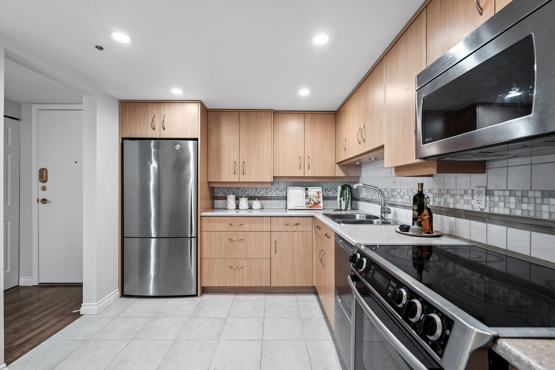 411 - 2201 Pine Street, Fairview VW, Vancouver West - 2201pinest-17 411 - 2201 Pine Street, Fairview VW, Vancouver West - 2201pinest-17