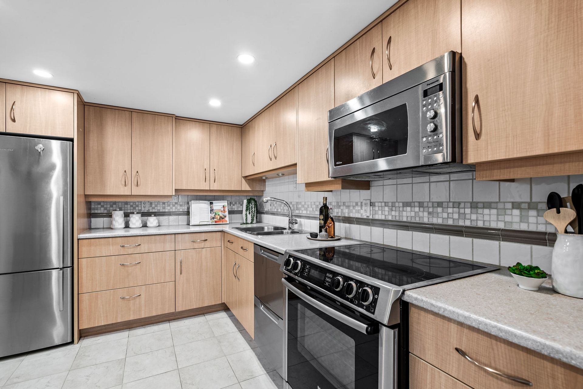 411 - 2201 Pine Street, Fairview VW, Vancouver West - 2201pinest-18 411 - 2201 Pine Street, Fairview VW, Vancouver West - 2201pinest-18