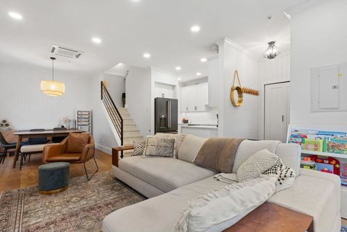 1795 Victoria Drive, Grandview Woodland, Vancouver East - 1795-victoria-drive-grandview-woodland-vancouver-east-01