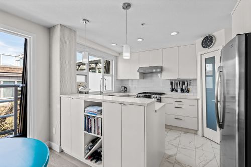 401 - 2071 W 42nd Avenue, Kerrisdale, Vancouver West - 2071w42ndave-21 thumbnail 401 - 2071 W 42nd Avenue, Kerrisdale, Vancouver West - 2071w42ndave-21