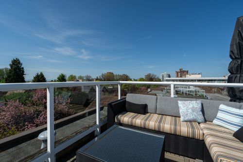 401 - 2071 W 42nd Avenue, Kerrisdale, Vancouver West - 2071w42ndave-40 thumbnail 401 - 2071 W 42nd Avenue, Kerrisdale, Vancouver West - 2071w42ndave-40