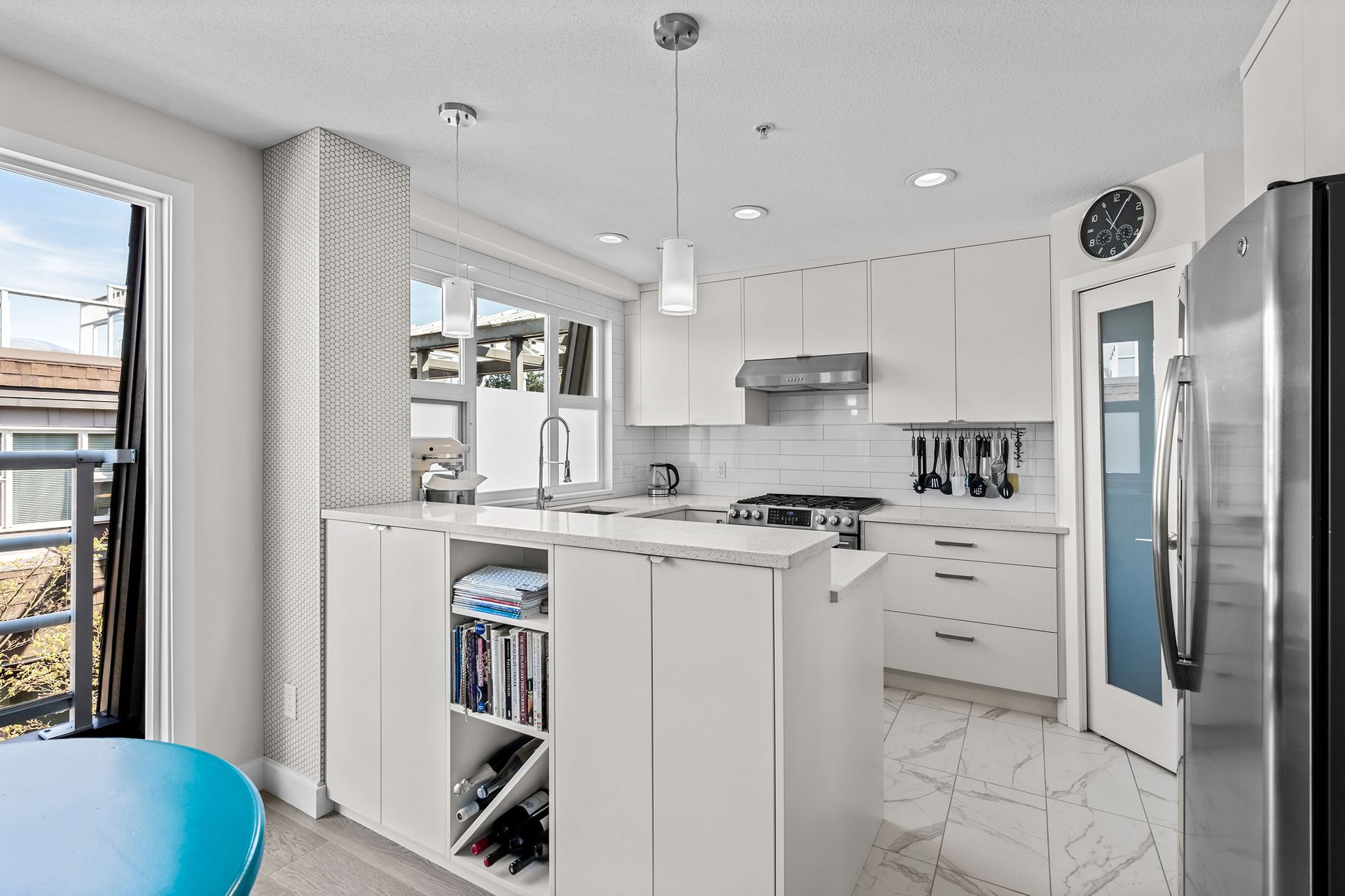 401 - 2071 W 42nd Avenue, Kerrisdale, Vancouver West - 2071w42ndave-21 401 - 2071 W 42nd Avenue, Kerrisdale, Vancouver West - 2071w42ndave-21