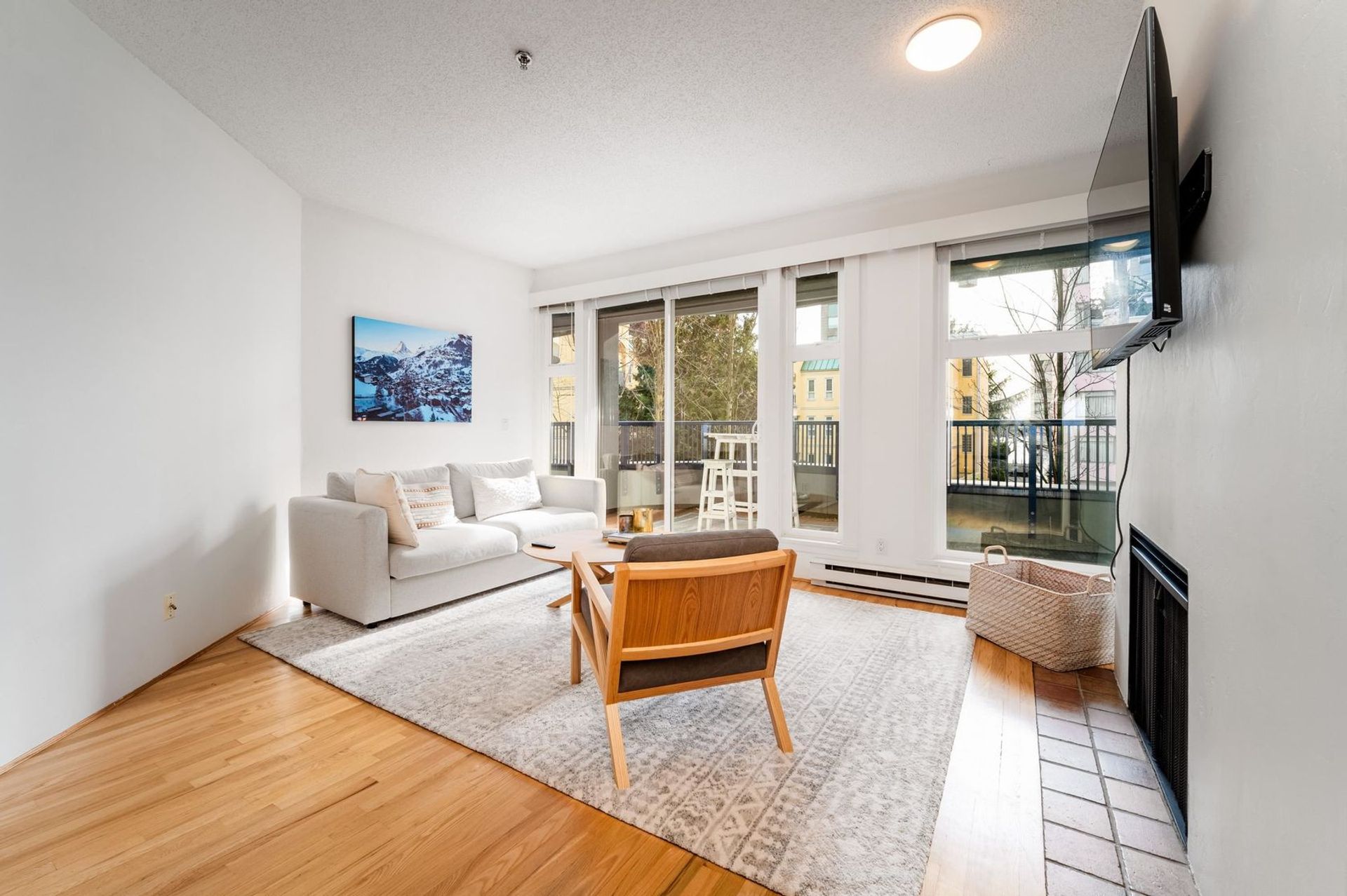 201 - 1924 Comox Street, West End VW, Vancouver West - 1924-comox-street-west-end-vw-vancouver-west-04 201 - 1924 Comox Street, West End VW, Vancouver West - 1924-comox-street-west-end-vw-vancouver-west-04