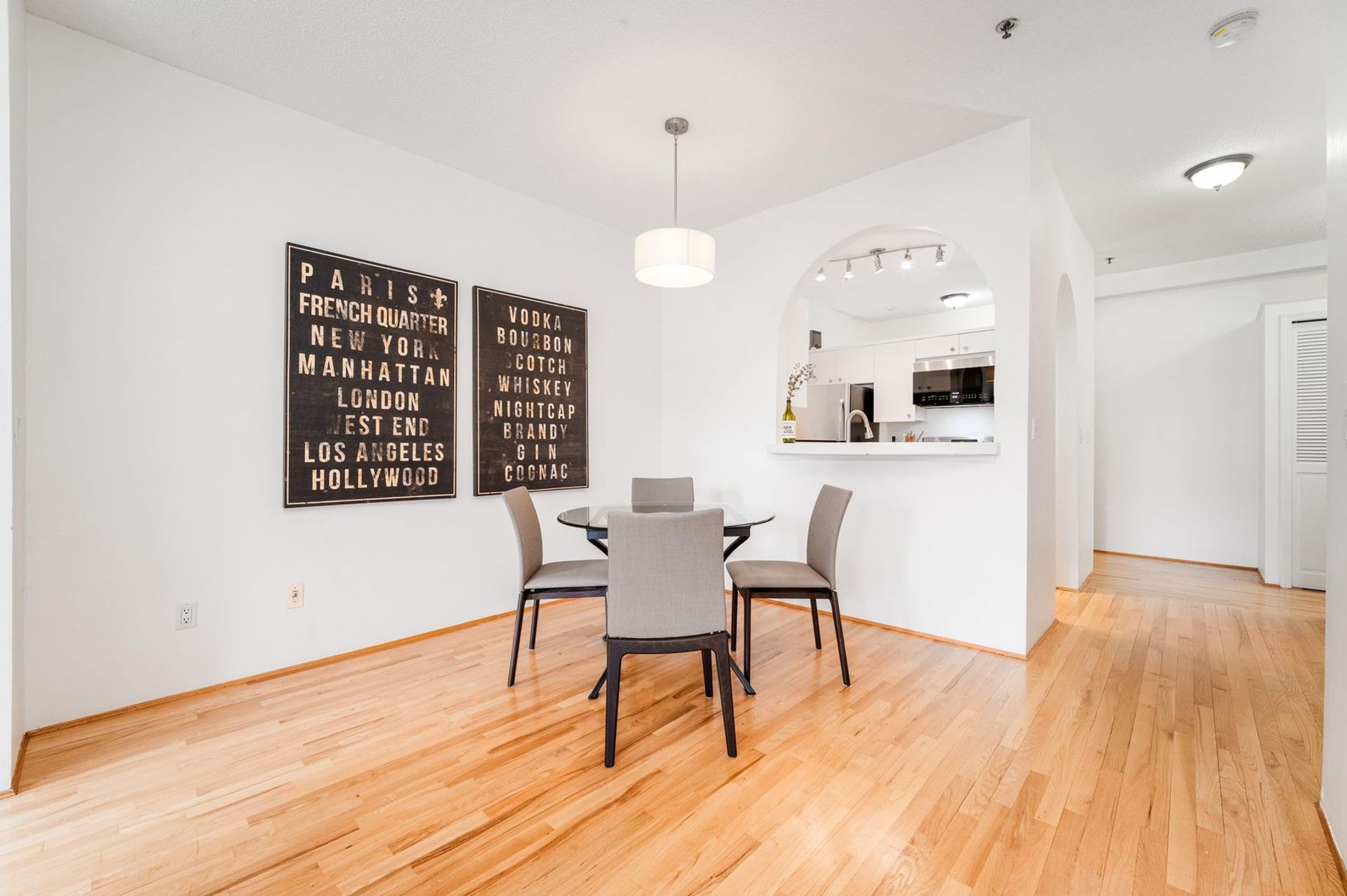 201 - 1924 Comox Street, West End VW, Vancouver West - 1924-comox-street-west-end-vw-vancouver-west-06 201 - 1924 Comox Street, West End VW, Vancouver West - 1924-comox-street-west-end-vw-vancouver-west-06