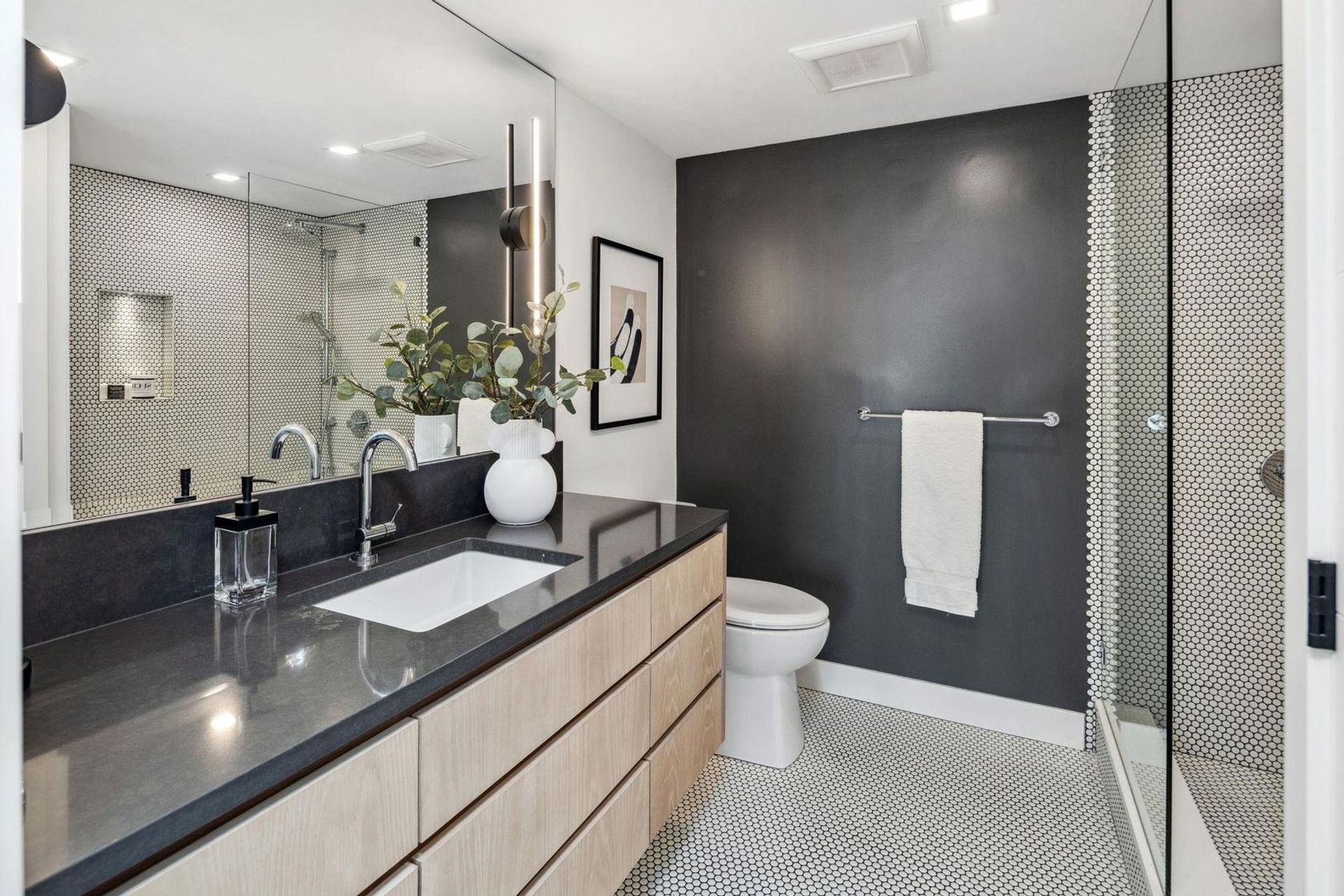 2303 - 1020 Harwood Street, West End VW, Vancouver West - 1020-harwood-street-west-end-vw-vancouver-west-25