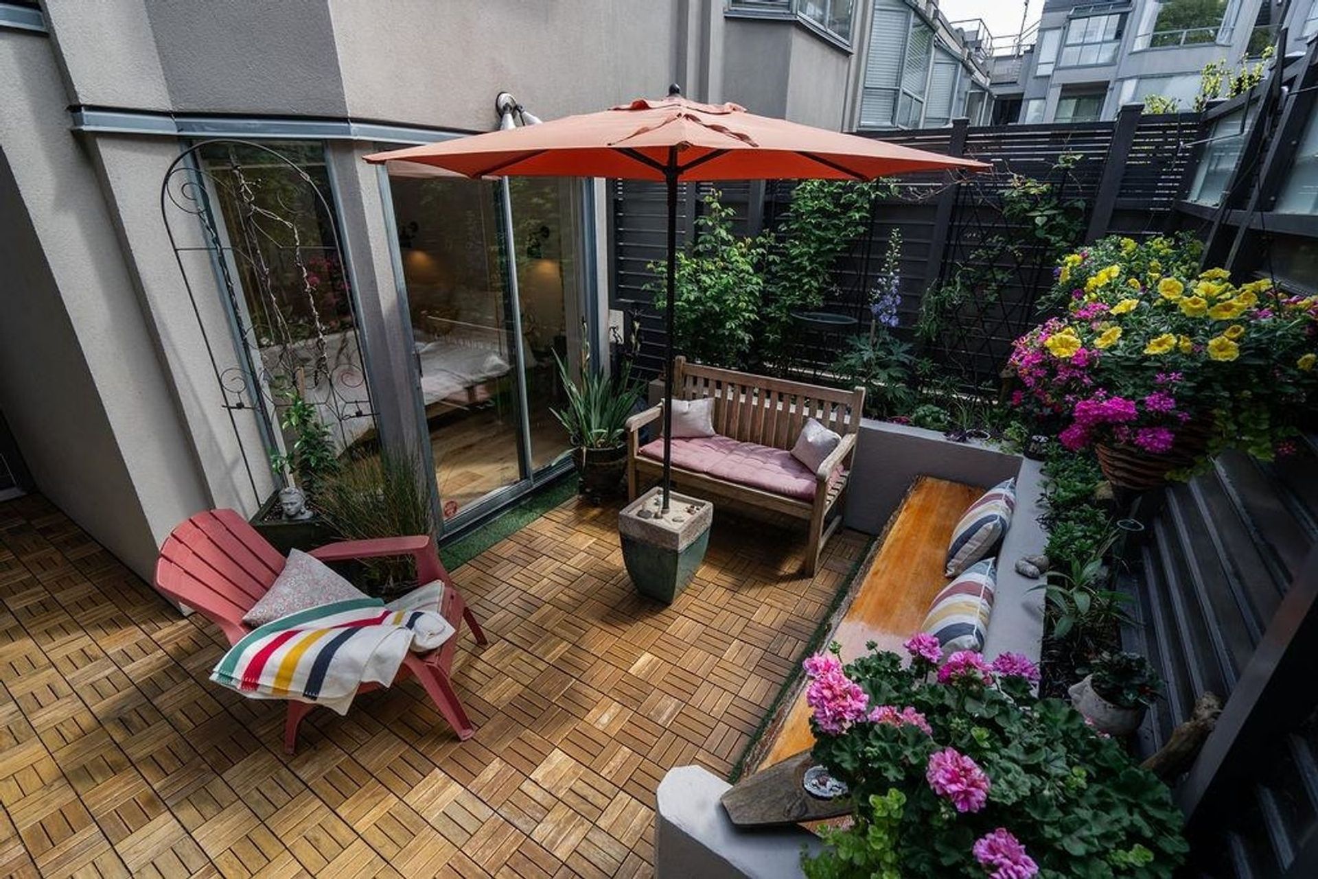 2 - 939 W 7th Avenue, Fairview VW, Vancouver West - 939-w-7th-avenue-fairview-vw-vancouver-west-25 2 - 939 W 7th Avenue, Fairview VW, Vancouver West - 939-w-7th-avenue-fairview-vw-vancouver-west-25