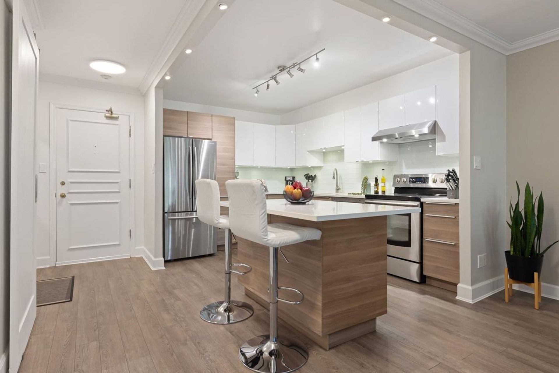 102 - 518 Moberly Road, False Creek, Vancouver West - 518-moberly-road-false-creek-vancouver-west-03 102 - 518 Moberly Road, False Creek, Vancouver West - 518-moberly-road-false-creek-vancouver-west-03