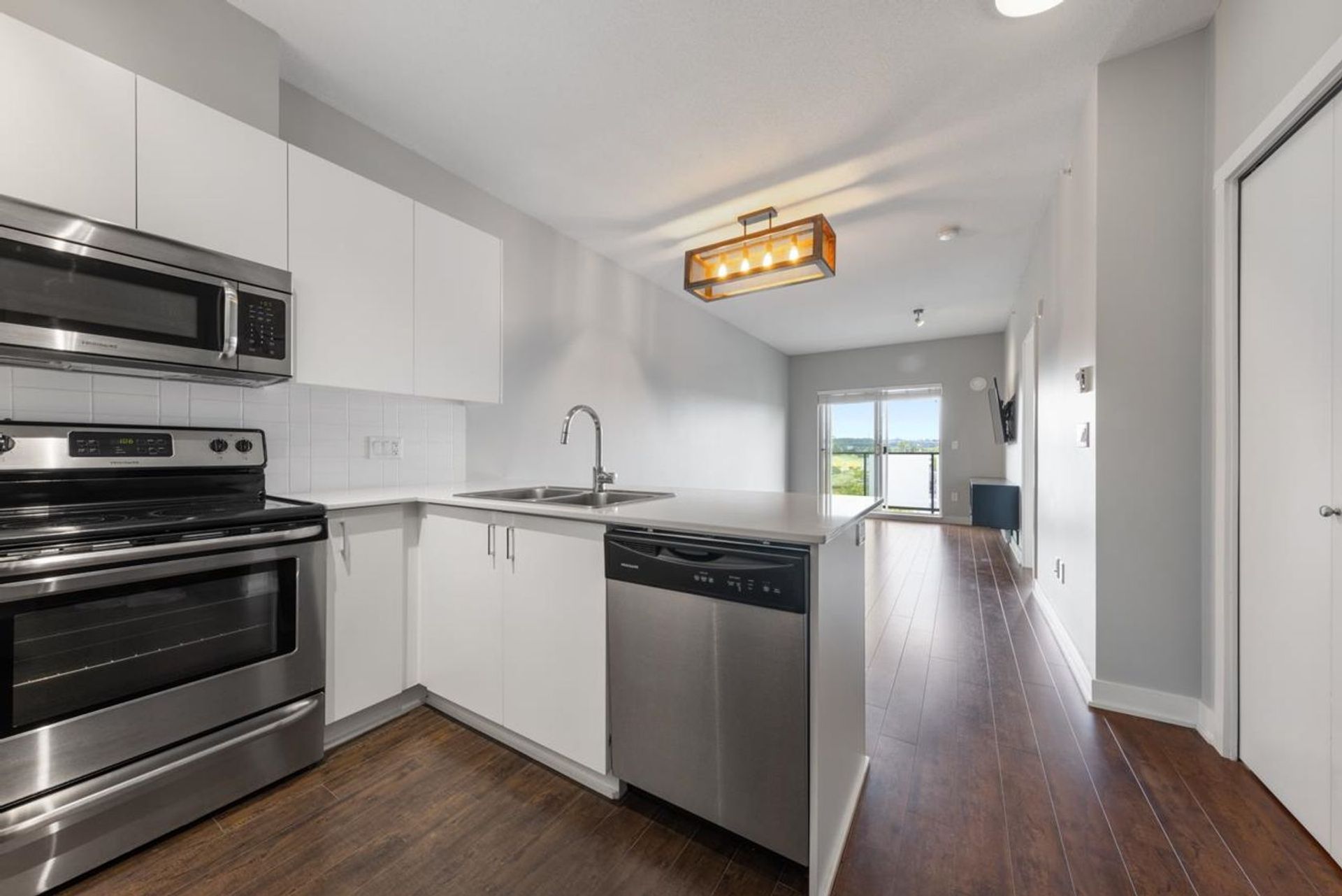 405 - 20460 Douglas Crescent, Langley City, Langley - 20460-douglas-crescent-langley-city-langley-05 405 - 20460 Douglas Crescent, Langley City, Langley - 20460-douglas-crescent-langley-city-langley-05