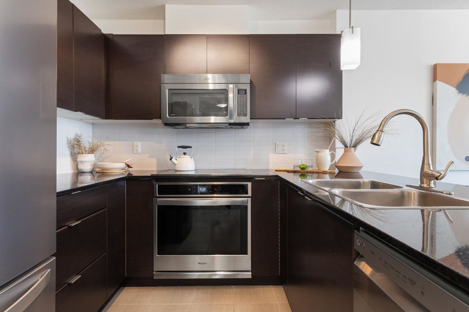 703 - 4118 Dawson Street, Brentwood Park, Burnaby North - 4118-dawson-street-brentwood-park-burnaby-north-04 703 - 4118 Dawson Street, Brentwood Park, Burnaby North - 4118-dawson-street-brentwood-park-burnaby-north-04