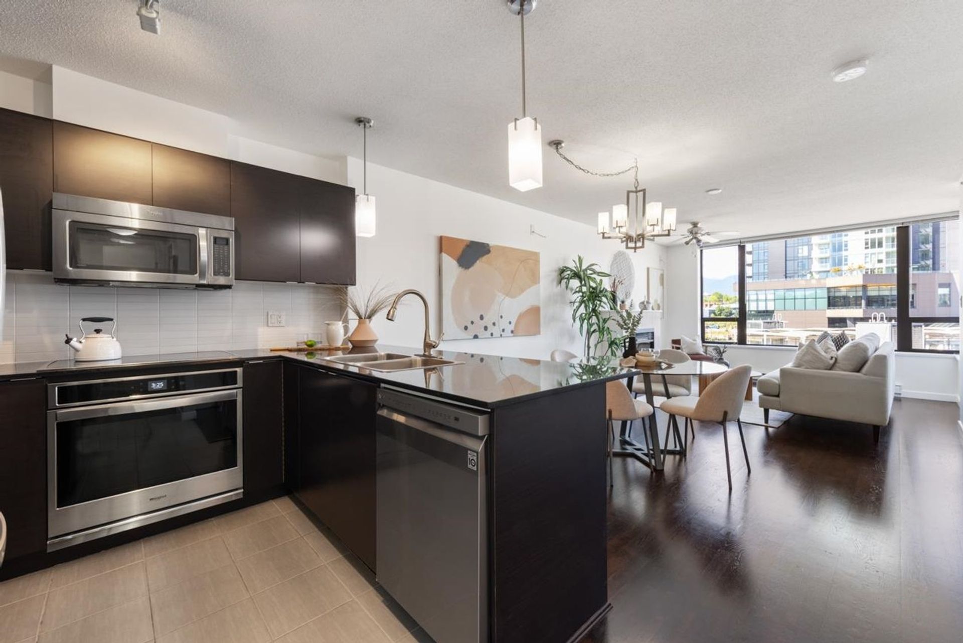 703 - 4118 Dawson Street, Brentwood Park, Burnaby North - 4118-dawson-street-brentwood-park-burnaby-north-05 703 - 4118 Dawson Street, Brentwood Park, Burnaby North - 4118-dawson-street-brentwood-park-burnaby-north-05