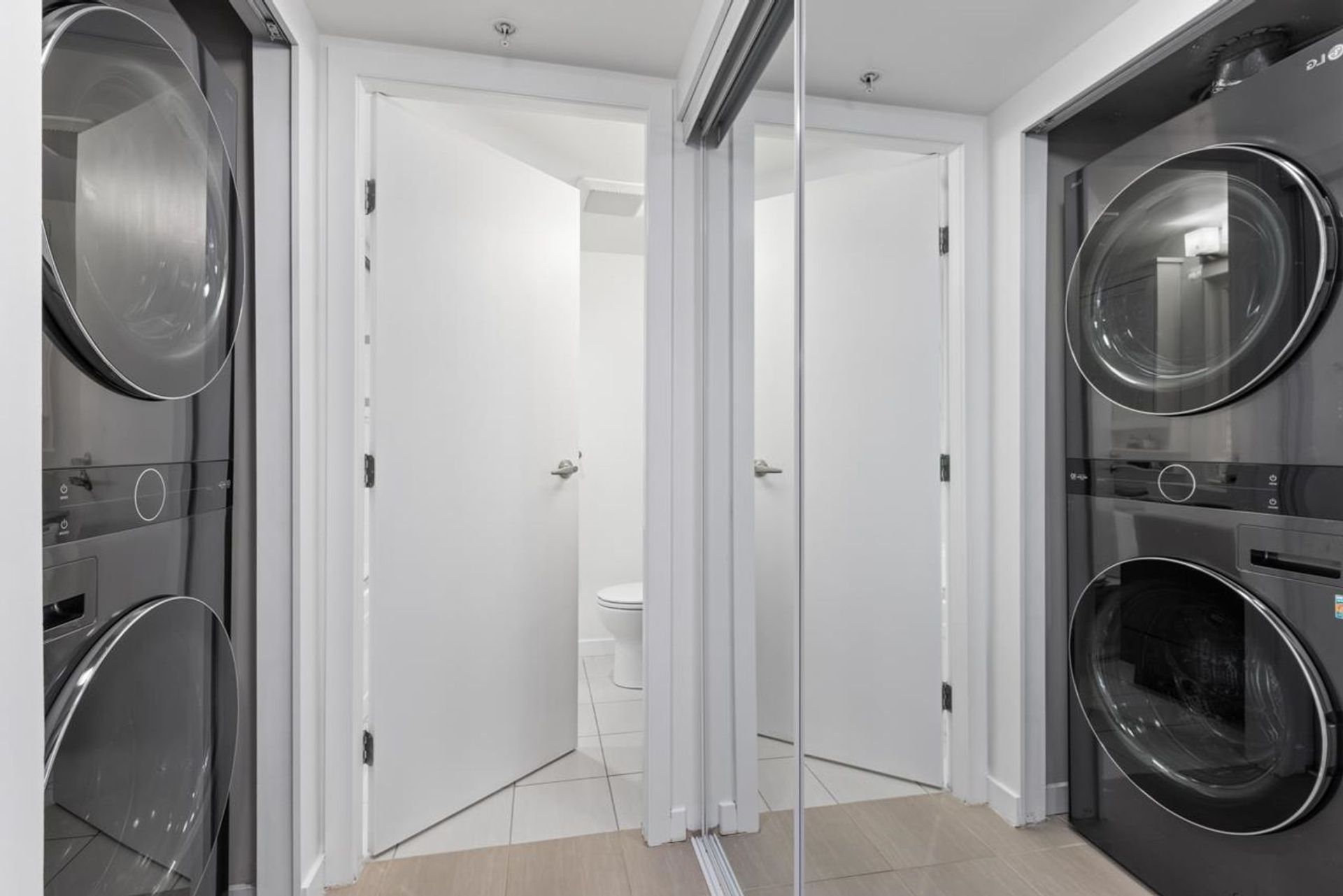 703 - 4118 Dawson Street, Brentwood Park, Burnaby North - 4118-dawson-street-brentwood-park-burnaby-north-10 703 - 4118 Dawson Street, Brentwood Park, Burnaby North - 4118-dawson-street-brentwood-park-burnaby-north-10