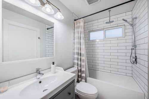 1203 Nestor Street, New Horizons, Coquitlam - 1203-nestor-street-new-horizons-coquitlam-08