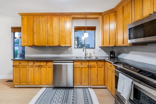 1203 Nestor Street, New Horizons, Coquitlam - 1203-nestor-street-new-horizons-coquitlam-09