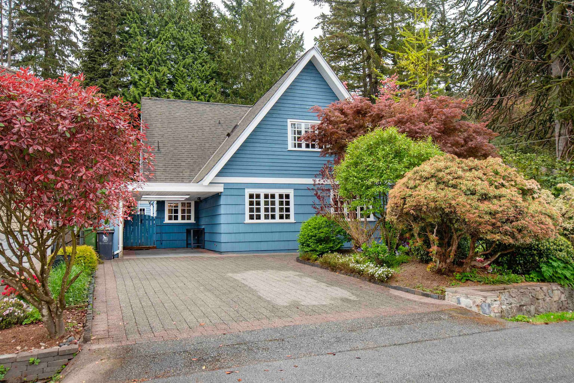 2007 Panorama Drive, Deep Cove, North Vancouver photo number 1 2007 Panorama Drive, Deep Cove, North Vancouver photo number 1