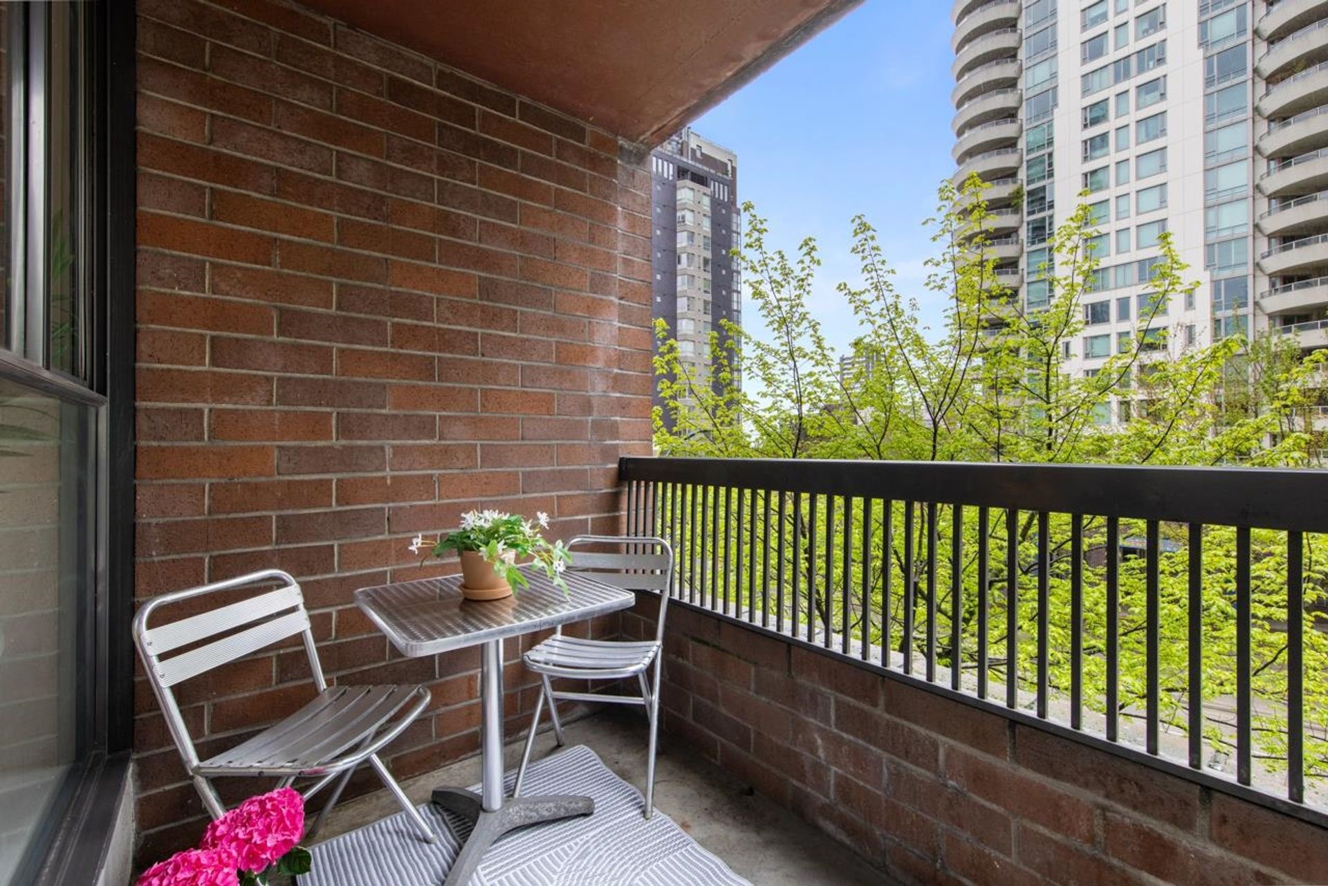 407 - 1330 Burrard Street, Downtown VW, Vancouver West - 1330-burrard-street-downtown-vw-vancouver-west-14 407 - 1330 Burrard Street, Downtown VW, Vancouver West - 1330-burrard-street-downtown-vw-vancouver-west-14