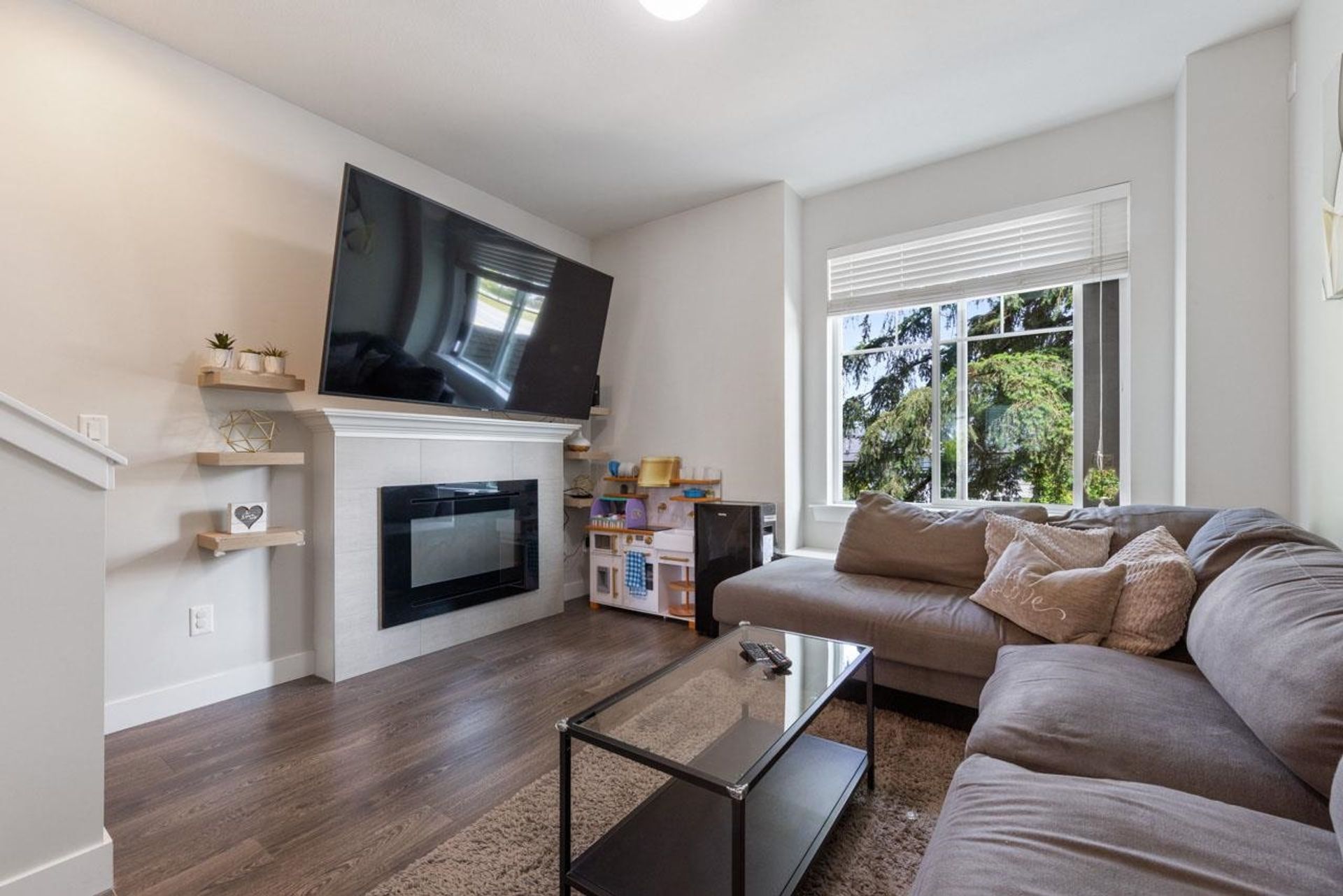 2 - 6089 144 Street, Sullivan Station, Surrey - 6089-144-street-sullivan-station-surrey-15 2 - 6089 144 Street, Sullivan Station, Surrey - 6089-144-street-sullivan-station-surrey-15