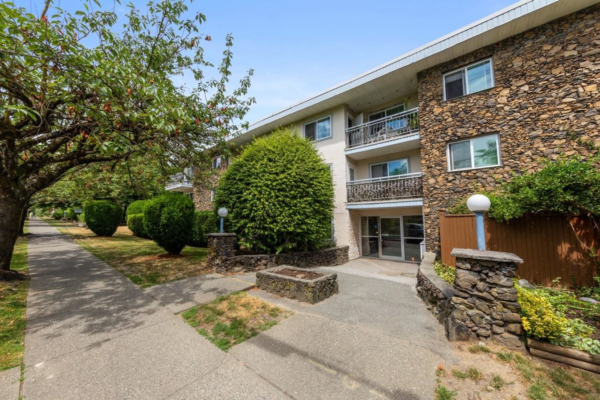 209 - 711 E 6th Avenue, Mount Pleasant VE, Vancouver East - 711-e-6th-avenue-mount-pleasant-ve-vancouver-east-26 209 - 711 E 6th Avenue, Mount Pleasant VE, Vancouver East - 711-e-6th-avenue-mount-pleasant-ve-vancouver-east-26