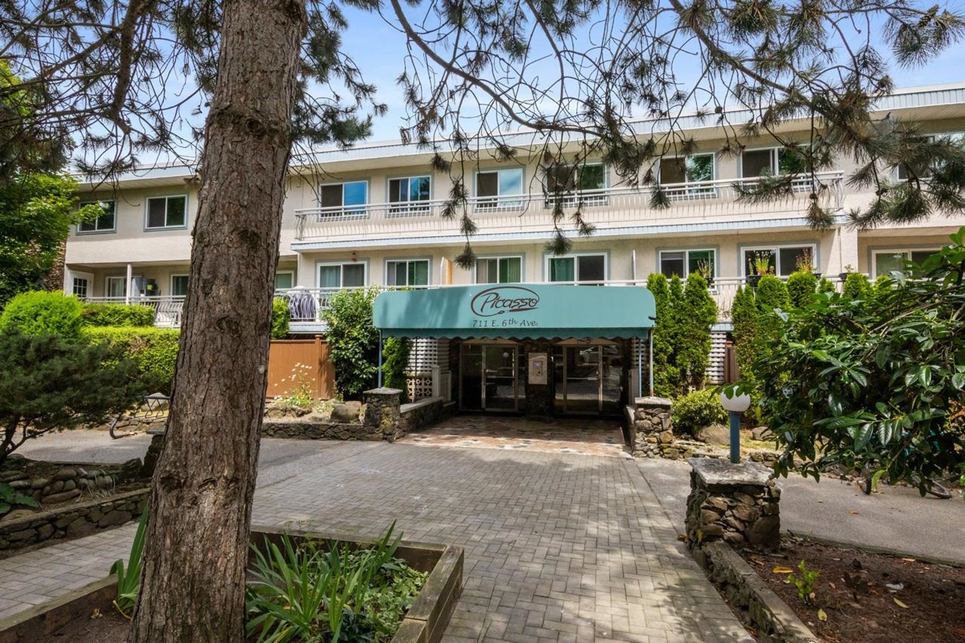 209 - 711 E 6th Avenue, Mount Pleasant VE, Vancouver East - 711-e-6th-avenue-mount-pleasant-ve-vancouver-east-28 209 - 711 E 6th Avenue, Mount Pleasant VE, Vancouver East - 711-e-6th-avenue-mount-pleasant-ve-vancouver-east-28