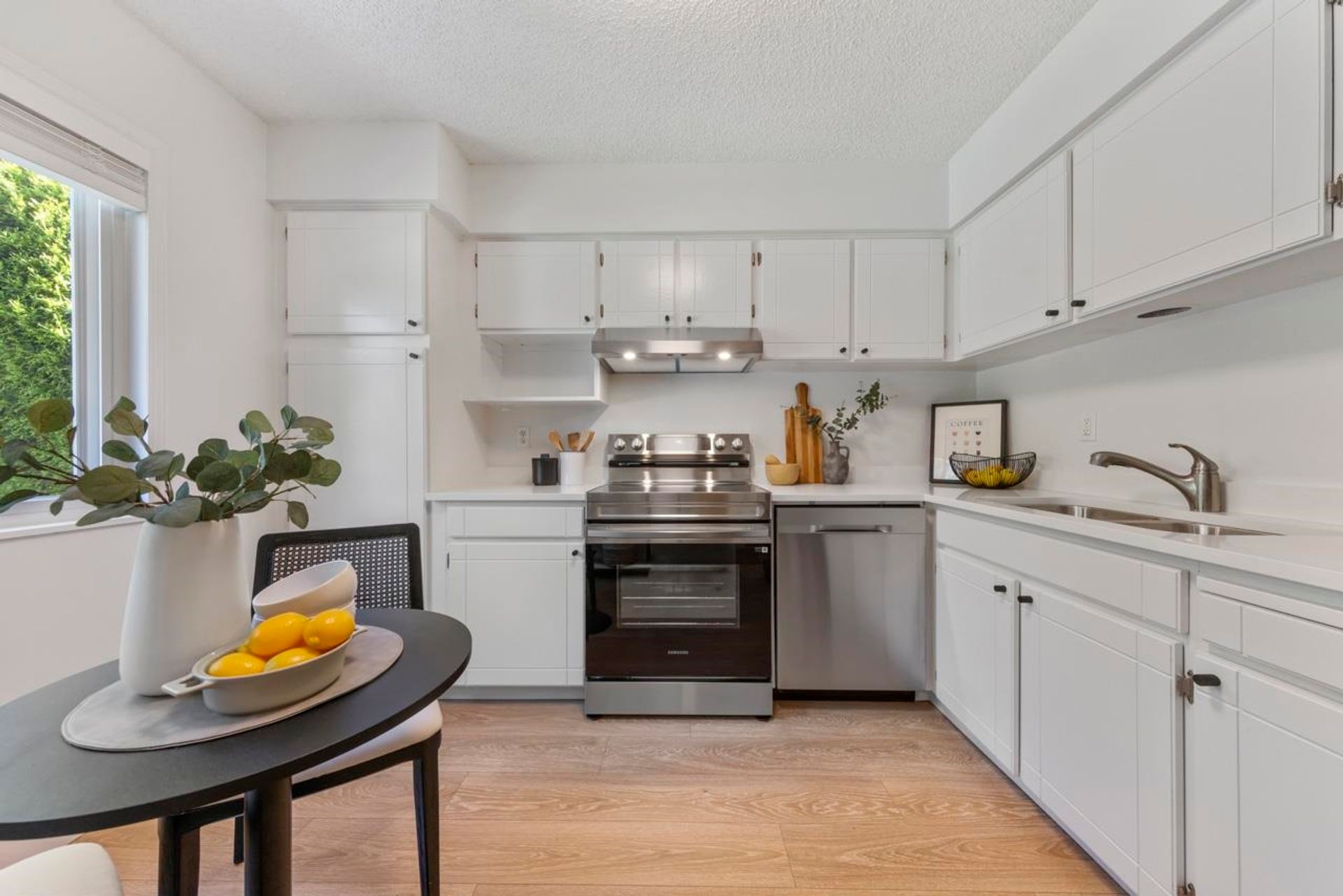 280A Evergreen Drive, College Park PM, Port Moody - 280a-evergreen-drive-college-park-pm-port-moody-04 280A Evergreen Drive, College Park PM, Port Moody - 280a-evergreen-drive-college-park-pm-port-moody-04