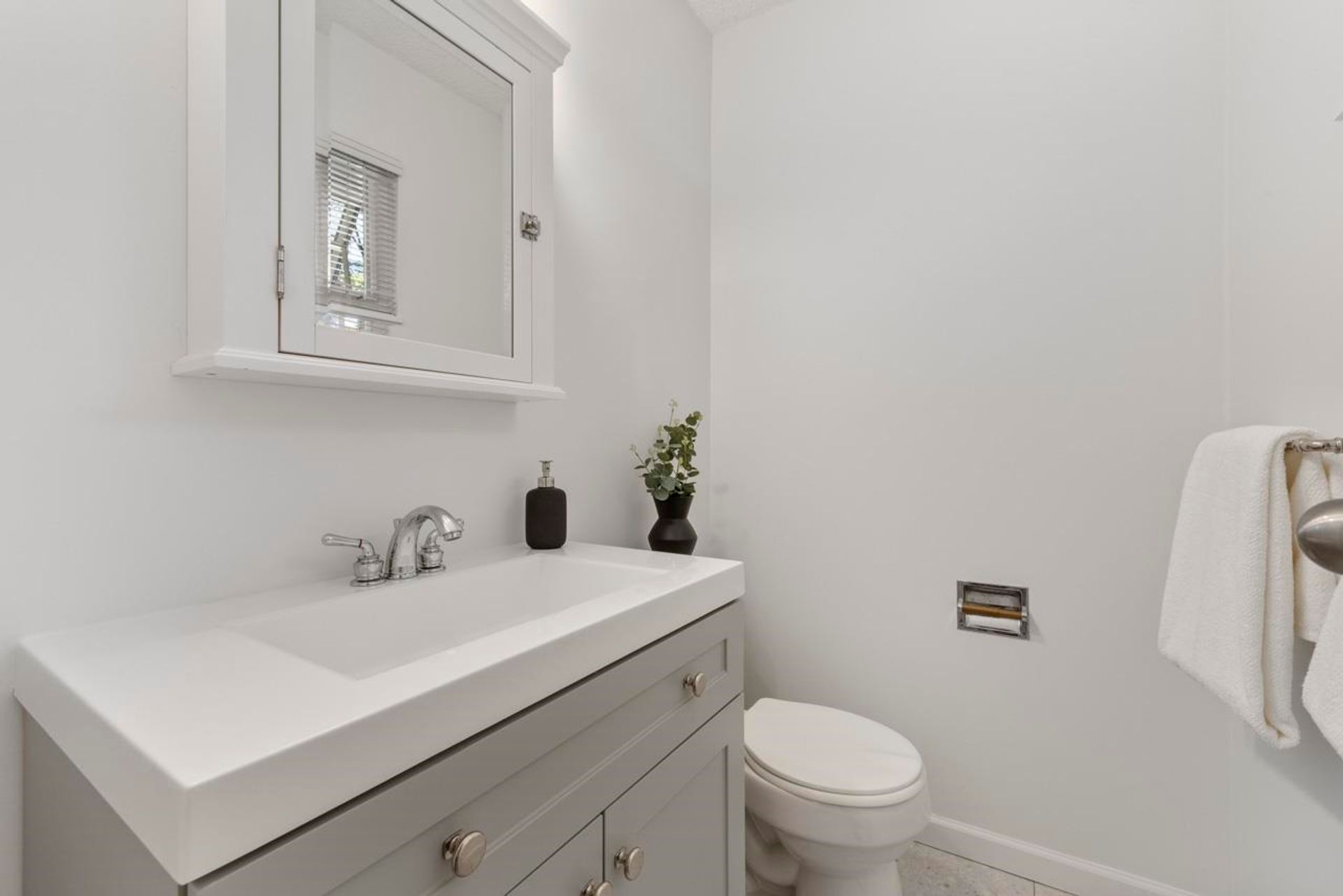 280A Evergreen Drive, College Park PM, Port Moody - 280a-evergreen-drive-college-park-pm-port-moody-20 280A Evergreen Drive, College Park PM, Port Moody - 280a-evergreen-drive-college-park-pm-port-moody-20