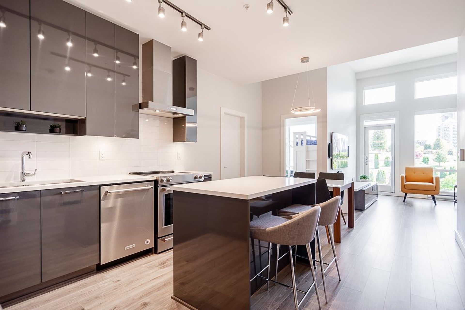 409 - 1728 Gilmore Avenue, Brentwood Park, Burnaby North - 1728-gilmore-avenue-brentwood-park-burnaby-north-03