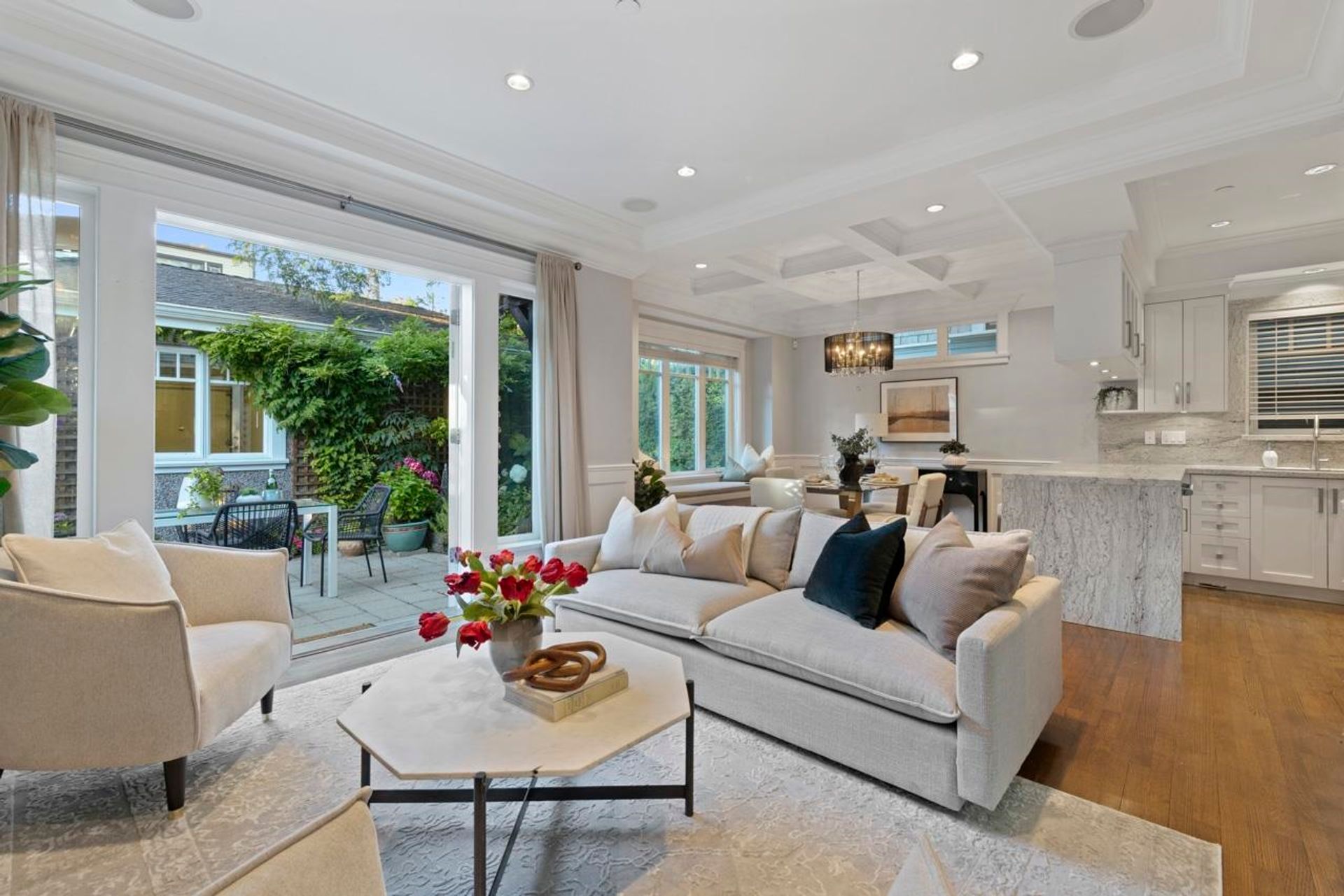 2 - 3651 W 5th Avenue, Kitsilano, Vancouver West photo number 1 2 - 3651 W 5th Avenue, Kitsilano, Vancouver West photo number 1