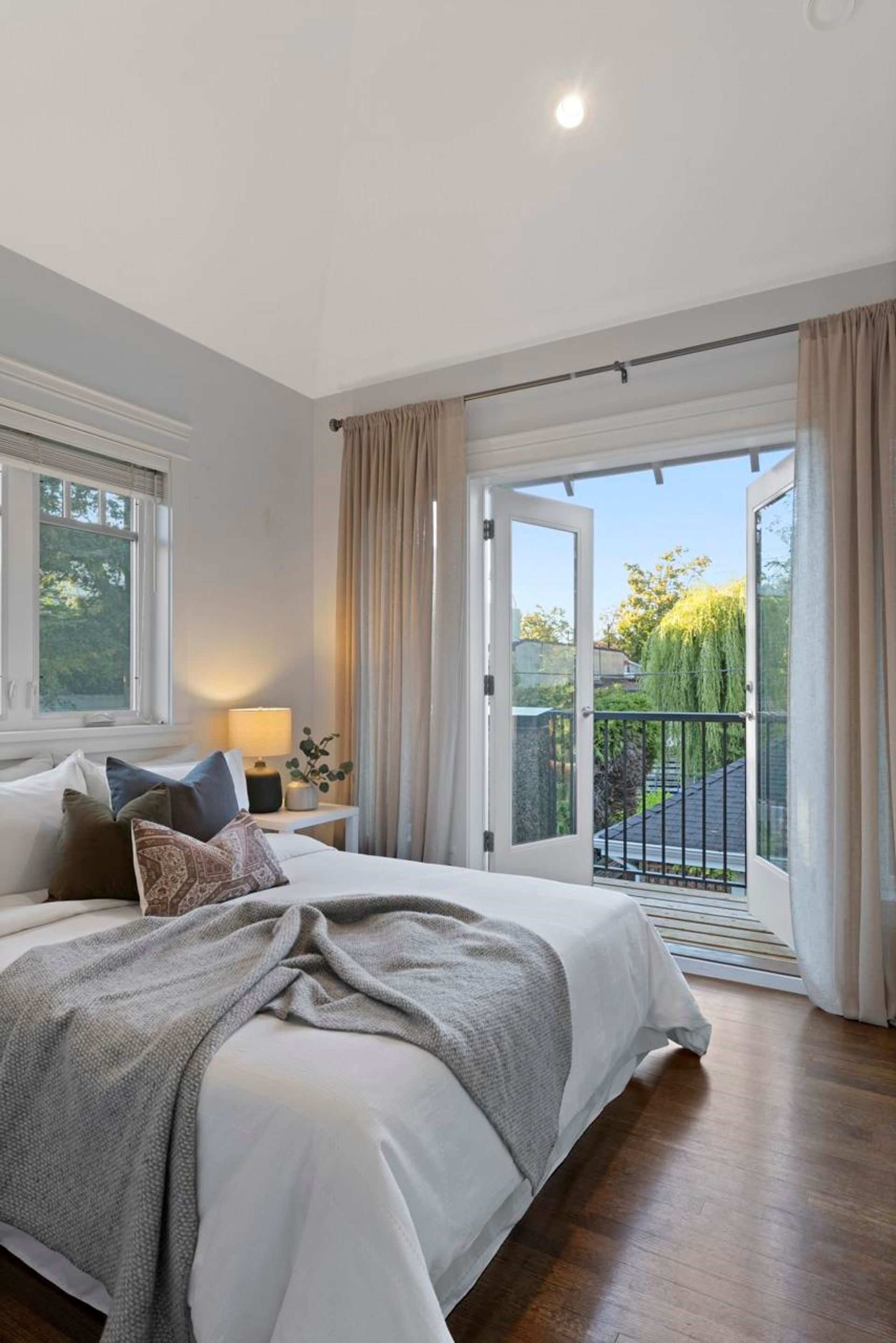 2 - 3651 W 5th Avenue, Kitsilano, Vancouver West - 3651-w-5th-avenue-kitsilano-vancouver-west-14 2 - 3651 W 5th Avenue, Kitsilano, Vancouver West - 3651-w-5th-avenue-kitsilano-vancouver-west-14