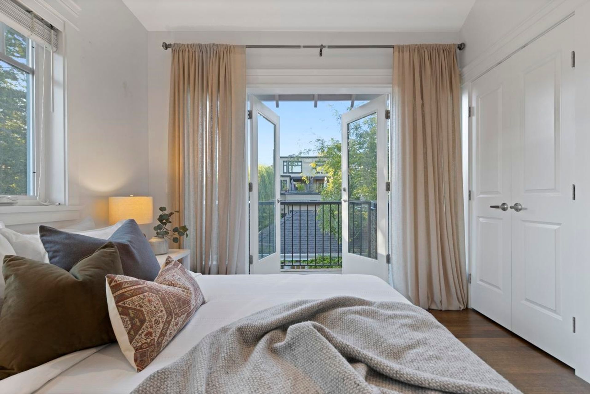 2 - 3651 W 5th Avenue, Kitsilano, Vancouver West - 3651-w-5th-avenue-kitsilano-vancouver-west-15 2 - 3651 W 5th Avenue, Kitsilano, Vancouver West - 3651-w-5th-avenue-kitsilano-vancouver-west-15