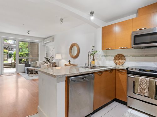 208 - 7428 Byrnepark Walk, South Slope, Burnaby South - 7428-byrnepark-walk-south-slope-burnaby-south-05