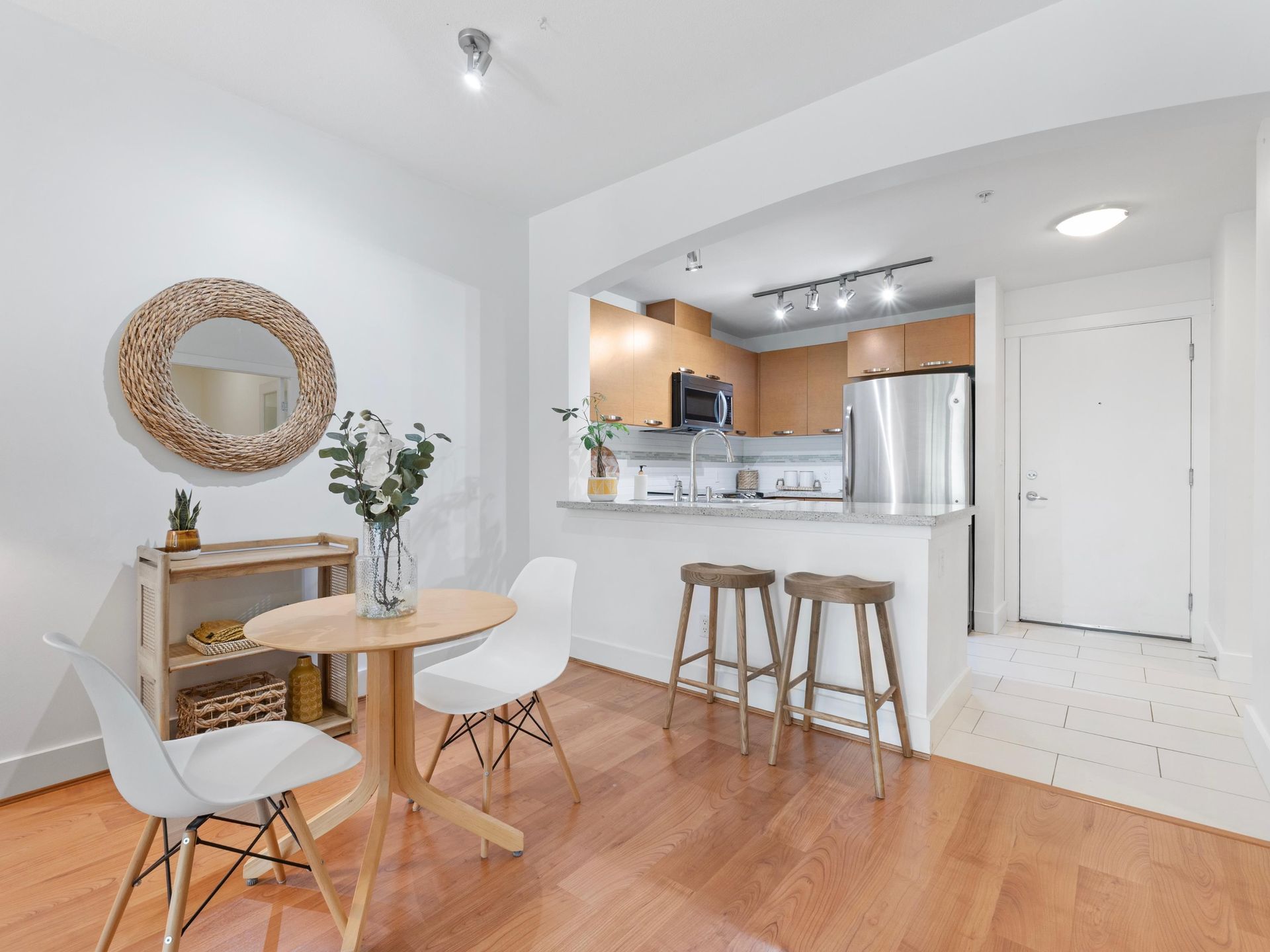 208 - 7428 Byrnepark Walk, South Slope, Burnaby South - 7428-byrnepark-walk-south-slope-burnaby-south-07