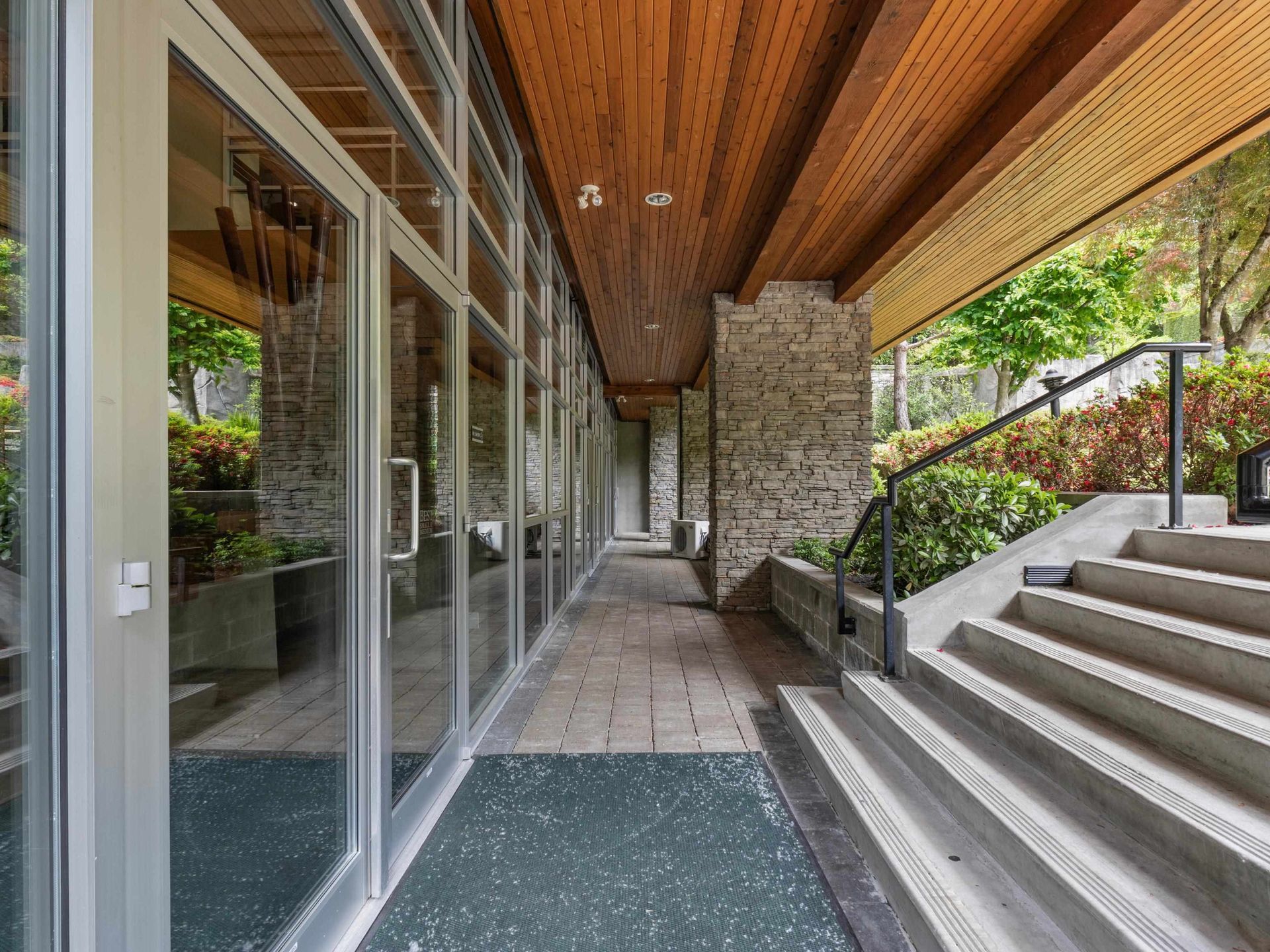 208 - 7428 Byrnepark Walk, South Slope, Burnaby South - 7428-byrnepark-walk-south-slope-burnaby-south-18 208 - 7428 Byrnepark Walk, South Slope, Burnaby South - 7428-byrnepark-walk-south-slope-burnaby-south-18