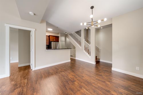 18 - 7388 Macpherson Avenue, Metrotown, Burnaby South - 7388-macpherson-avenue-metrotown-burnaby-south-05