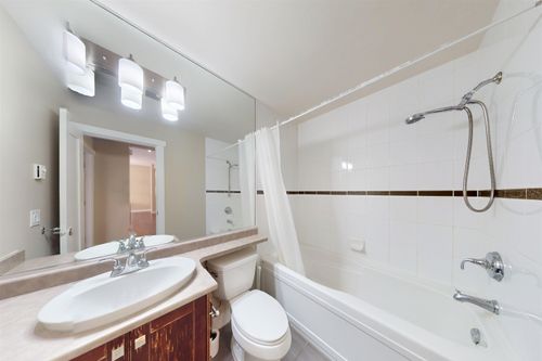 18 - 7388 Macpherson Avenue, Metrotown, Burnaby South - 7388-macpherson-avenue-metrotown-burnaby-south-16