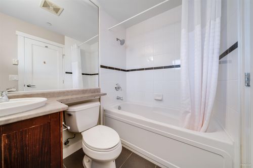 18 - 7388 Macpherson Avenue, Metrotown, Burnaby South - 7388-macpherson-avenue-metrotown-burnaby-south-17