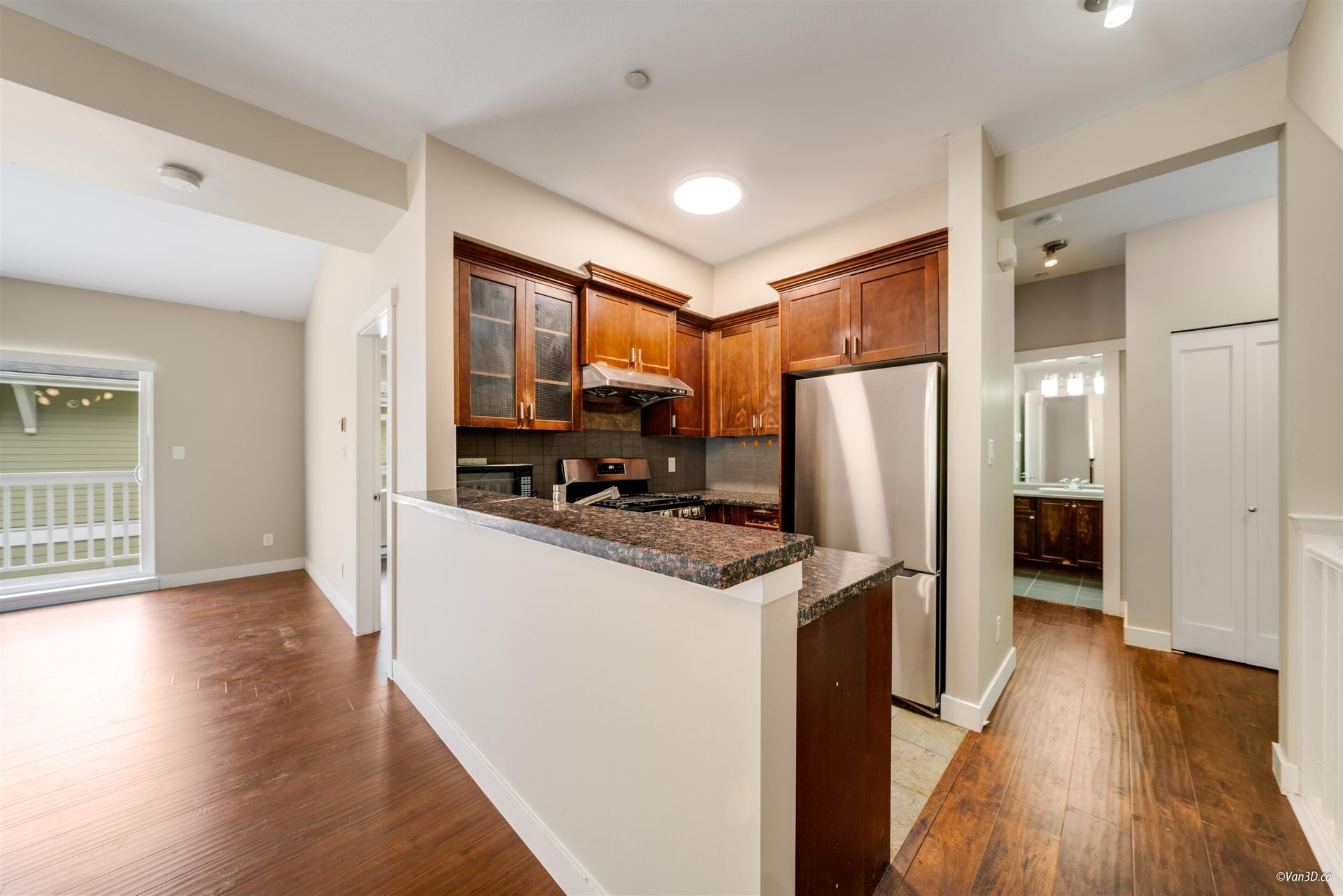 18 - 7388 Macpherson Avenue, Metrotown, Burnaby South - 7388-macpherson-avenue-metrotown-burnaby-south-07