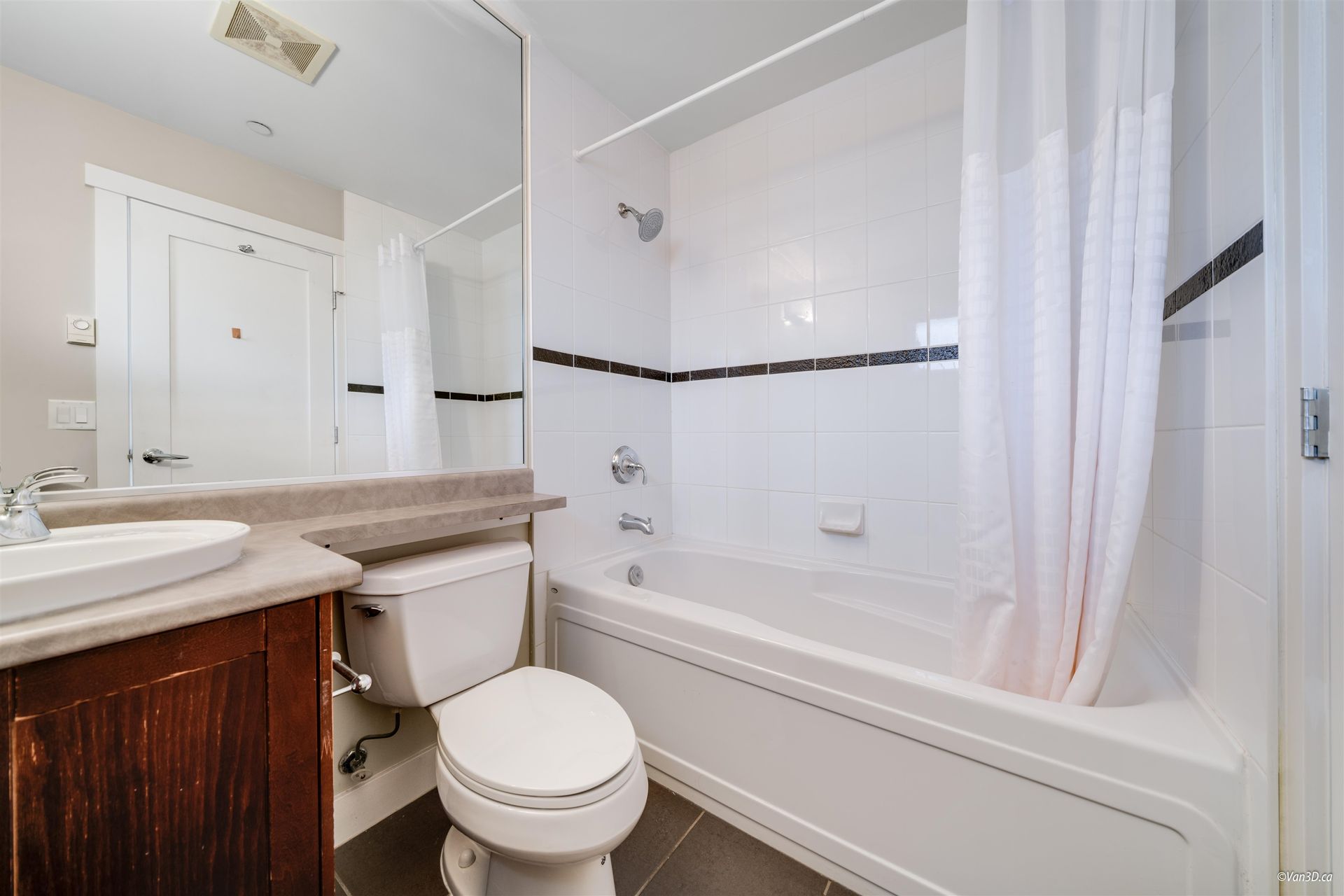 18 - 7388 Macpherson Avenue, Metrotown, Burnaby South - 7388-macpherson-avenue-metrotown-burnaby-south-17