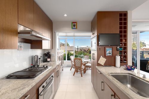 302 - 1333 W 11th Avenue, Fairview VW, Vancouver West - 1333-w-11th-avenue-fairview-vw-vancouver-west-06