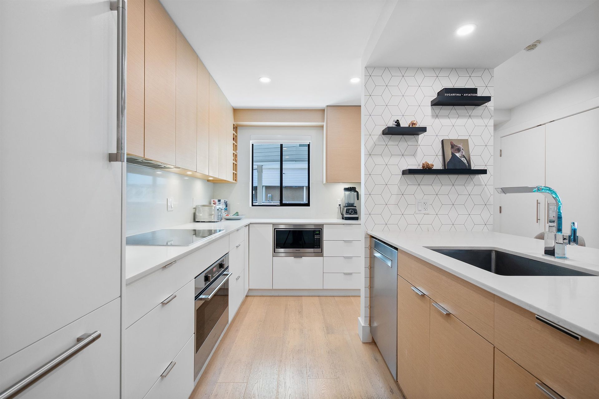 301 - 1350 Comox Street, West End VW, Vancouver West - 1350-comox-street-west-end-vw-vancouver-west-09 301 - 1350 Comox Street, West End VW, Vancouver West - 1350-comox-street-west-end-vw-vancouver-west-09