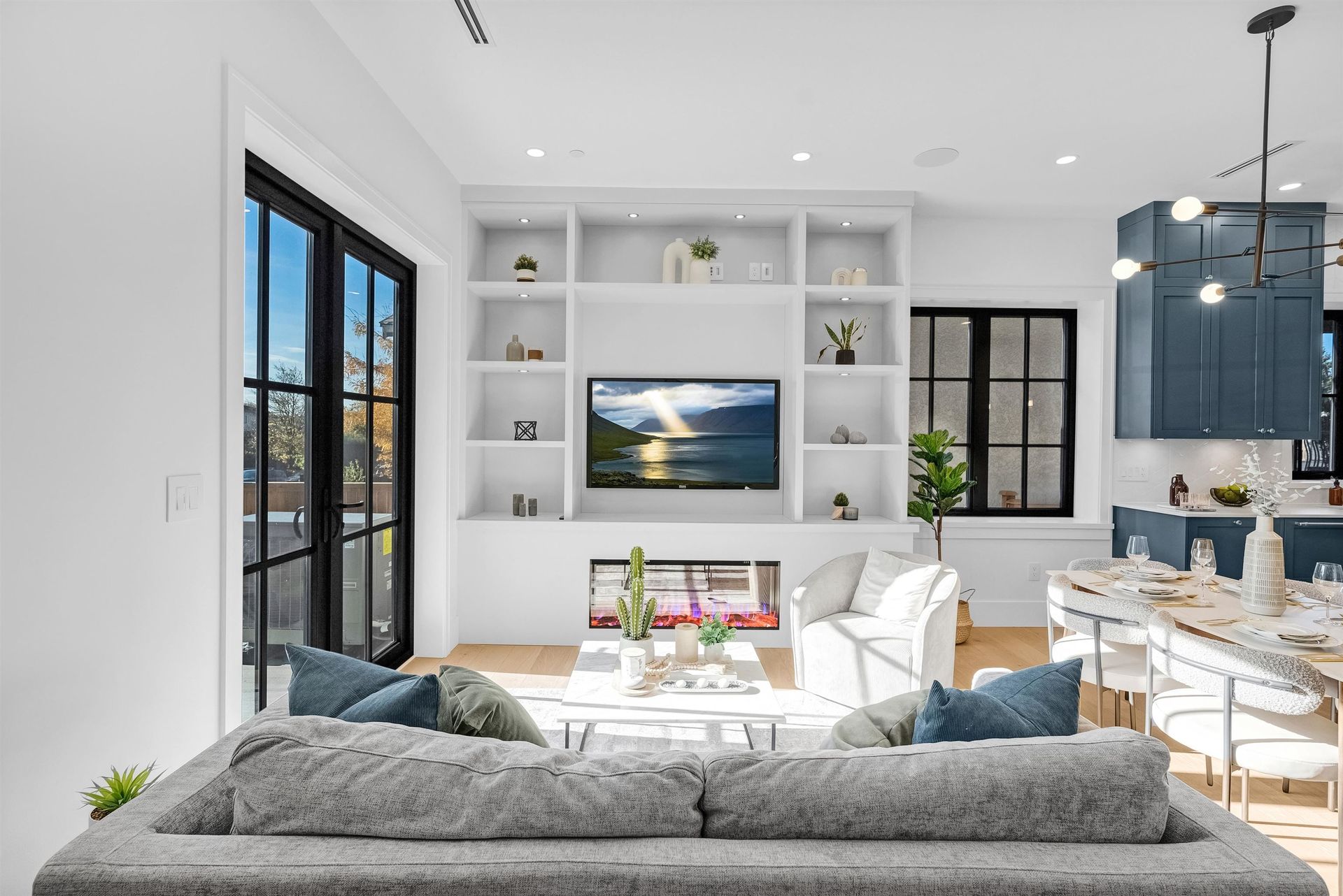 1 - 2565 Dundas Street, Hastings Sunrise, Vancouver East - 2565-dundas-street-hastings-sunrise-vancouver-east-02