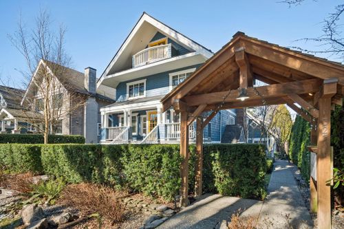 327 W 15th Avenue, Mount Pleasant VW, Vancouver West - 327-w-15th-avenue-mount-pleasant-vw-vancouver-west-01