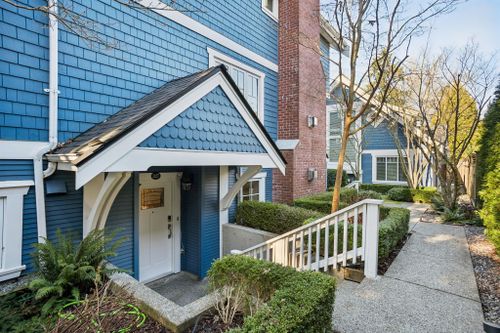 327 W 15th Avenue, Mount Pleasant VW, Vancouver West - 327-w-15th-avenue-mount-pleasant-vw-vancouver-west-02