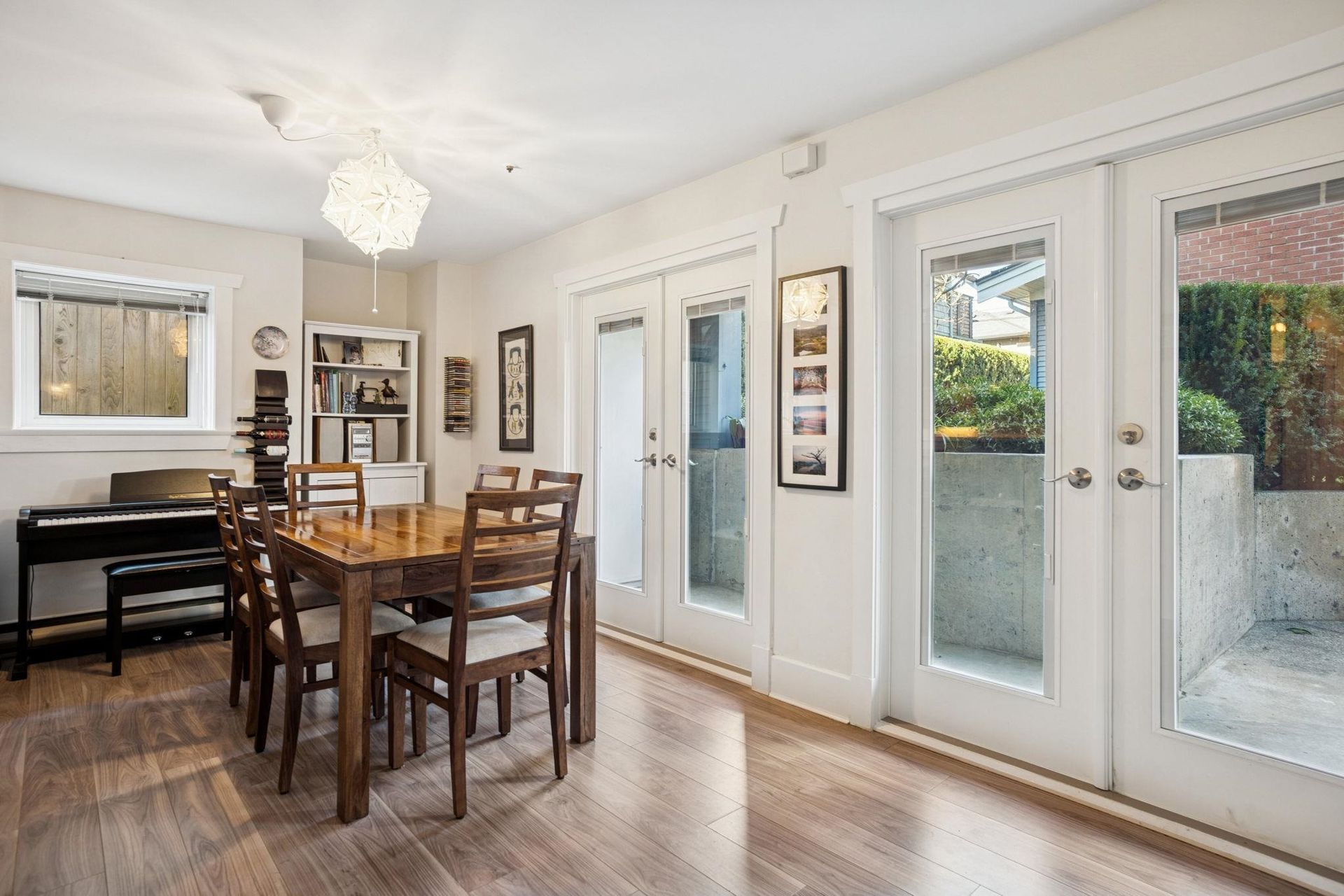 327 W 15th Avenue, Mount Pleasant VW, Vancouver West - 327-w-15th-avenue-mount-pleasant-vw-vancouver-west-09