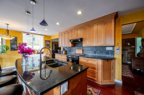 1392 Charland Avenue, Central Coquitlam, Coquitlam - 1392-charland-avenue-central-coquitlam-coquitlam-03