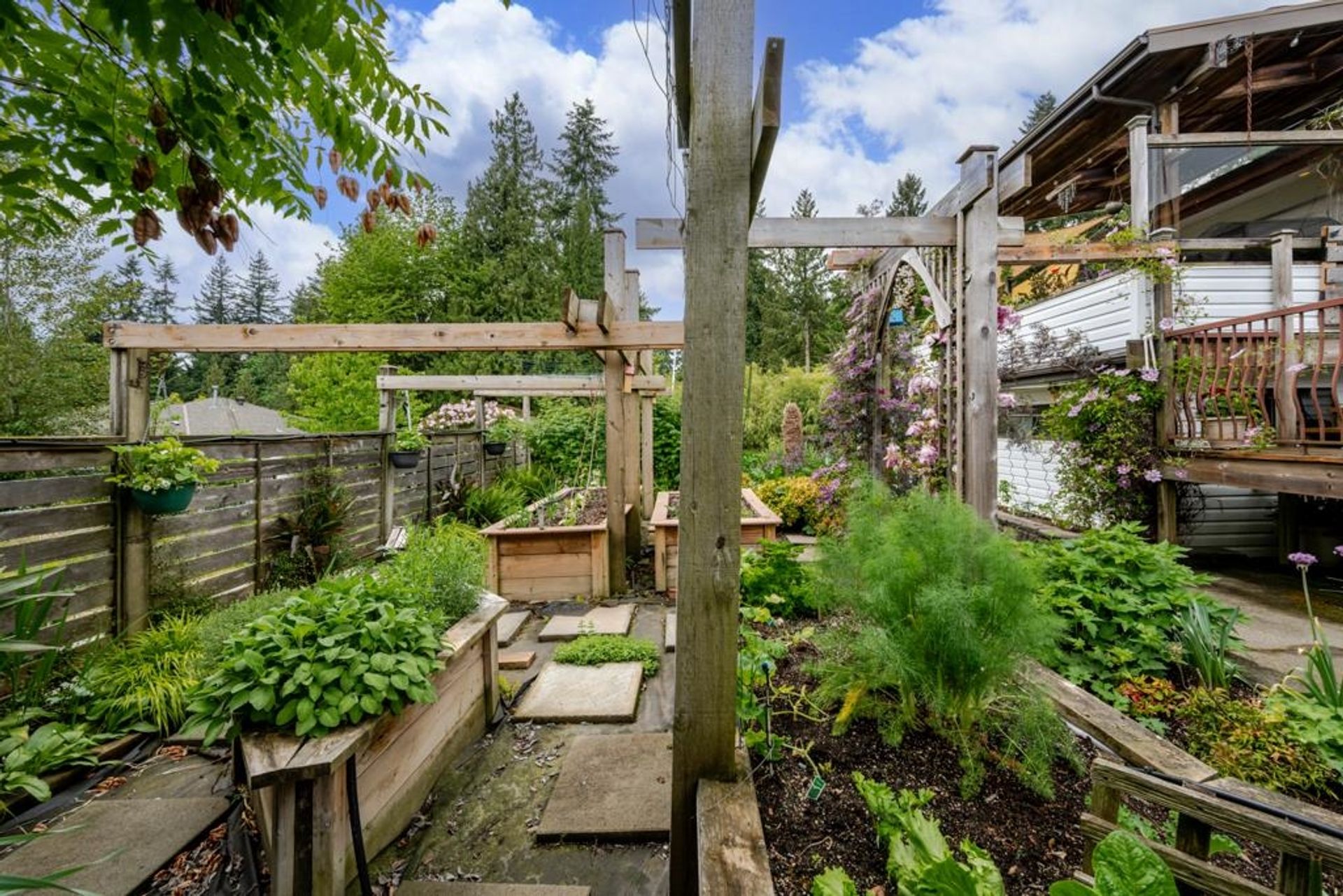1392 Charland Avenue, Central Coquitlam, Coquitlam - 1392-charland-avenue-central-coquitlam-coquitlam-31