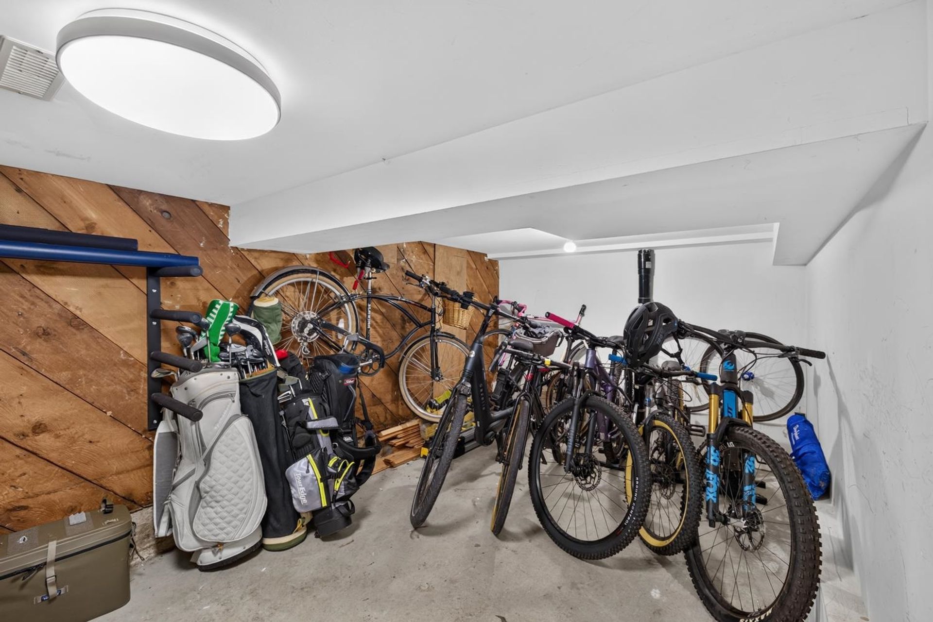 565 E 45th Avenue, Fraser VE, Vancouver East - 565-e-45th-avenue-fraser-ve-vancouver-east-25