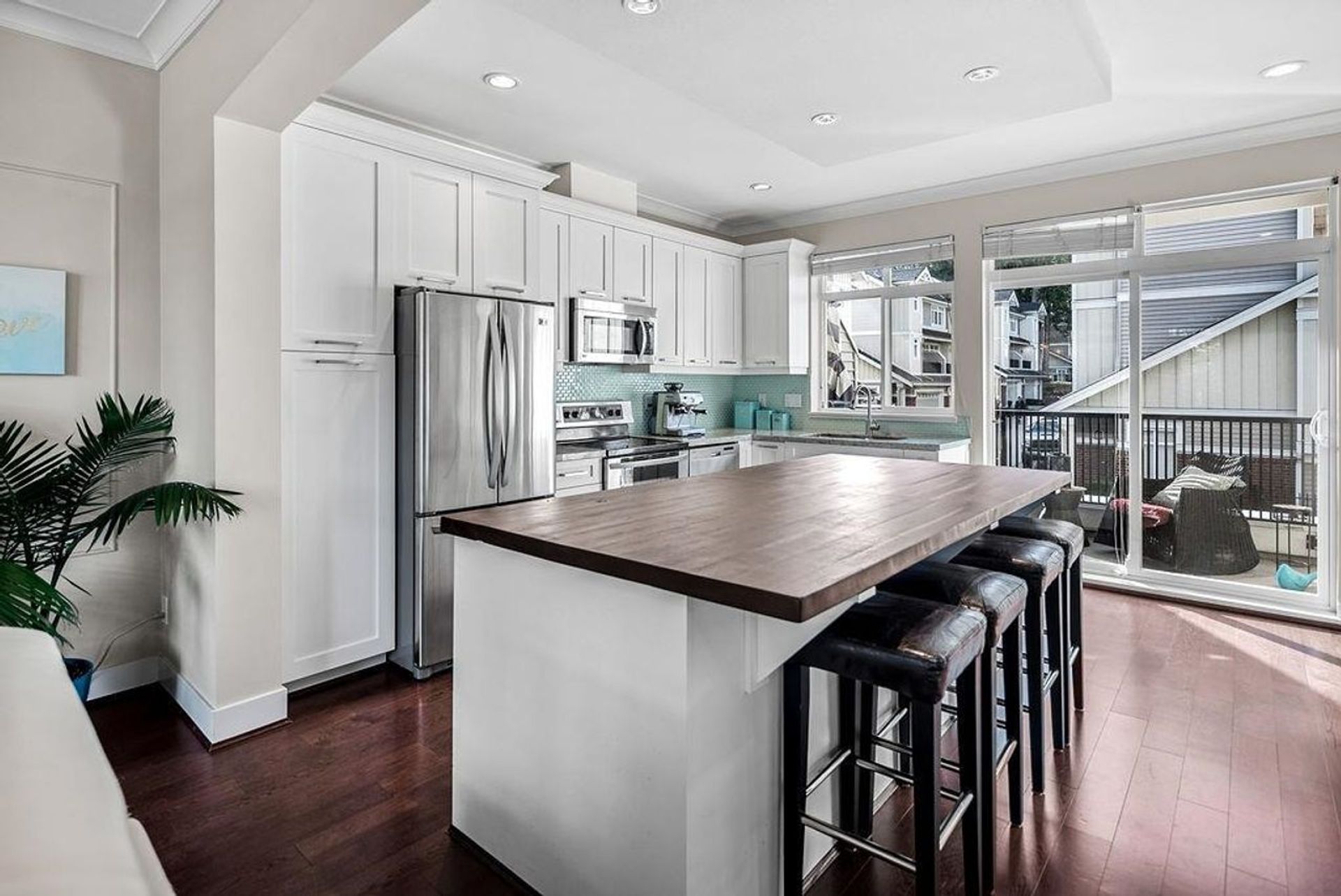 18 - 2925 King George Boulevard, Elgin Chantrell, South Surrey White Rock - 2925-king-george-boulevard-elgin-chantrell-south-surrey-white-rock-12 18 - 2925 King George Boulevard, Elgin Chantrell, South Surrey White Rock - 2925-king-george-boulevard-elgin-chantrell-south-surrey-white-rock-12