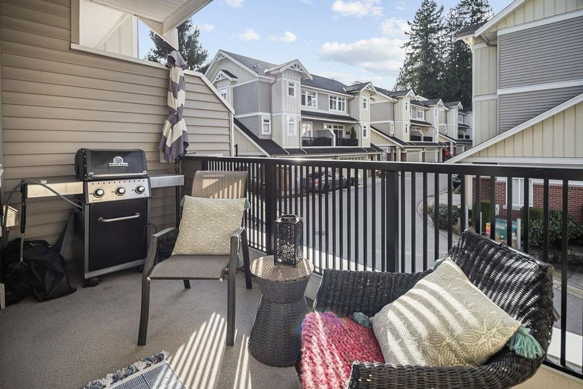 18 - 2925 King George Boulevard, Elgin Chantrell, South Surrey White Rock - 2925-king-george-boulevard-elgin-chantrell-south-surrey-white-rock-18 18 - 2925 King George Boulevard, Elgin Chantrell, South Surrey White Rock - 2925-king-george-boulevard-elgin-chantrell-south-surrey-white-rock-18