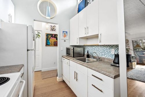 318 - 550 E 6th Avenue, Mount Pleasant VE, Vancouver East - 550-e-6th-avenue-mount-pleasant-ve-vancouver-east-06 thumbnail 318 - 550 E 6th Avenue, Mount Pleasant VE, Vancouver East - 550-e-6th-avenue-mount-pleasant-ve-vancouver-east-06